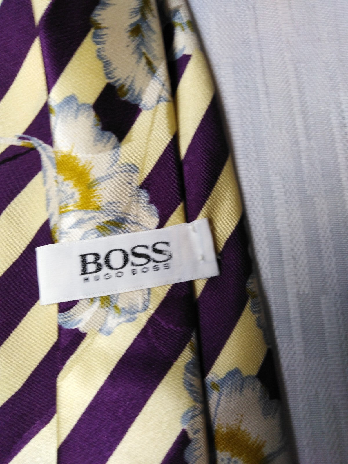 HUGO BOSS 100% SILK TIE SETA CRAVATTA NECKTIE MADE IN ITALY