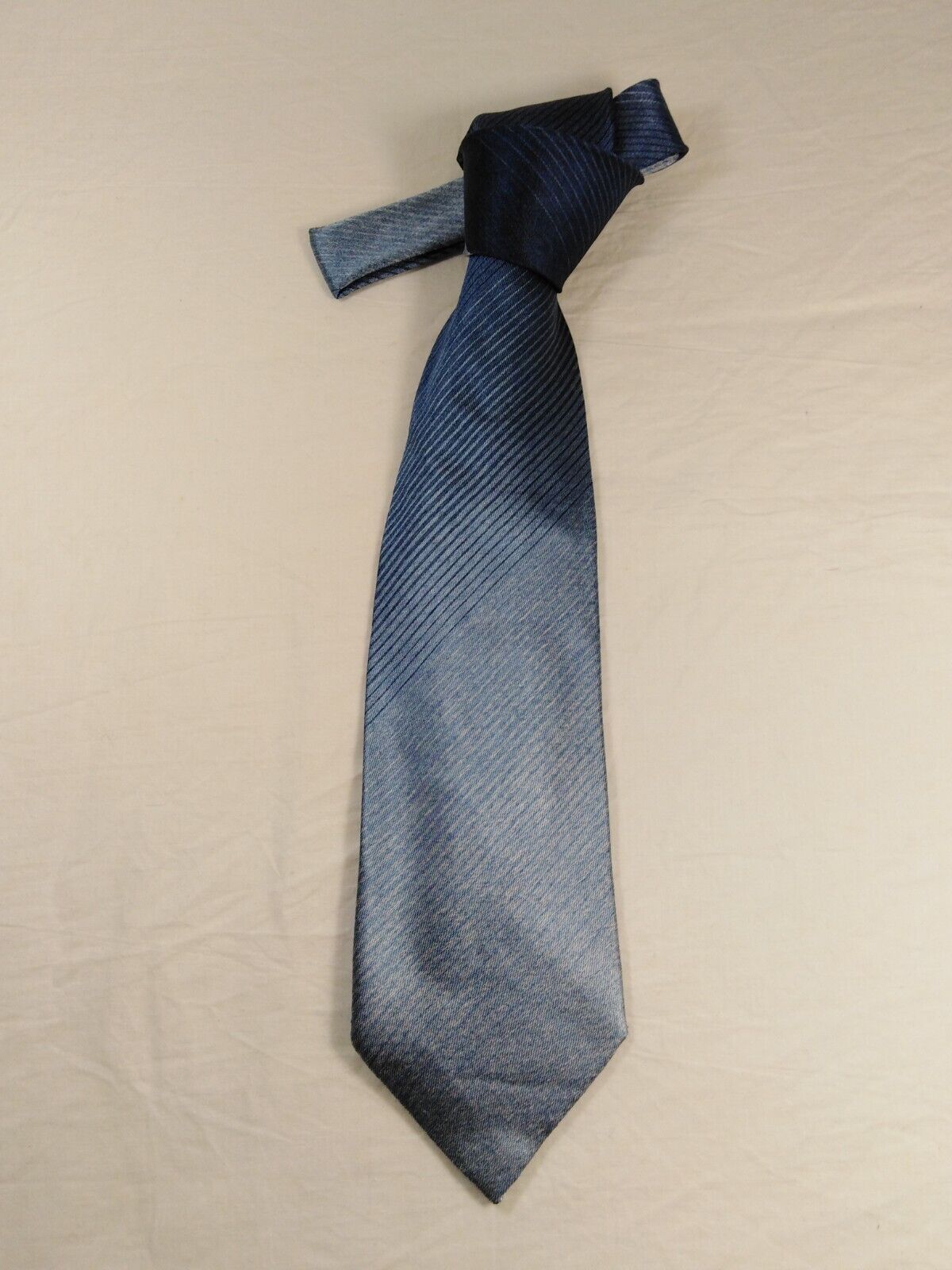 HUBERT MILANO 100%  SILK TIE SETA CRAVATTA NECKTIE MADE IN ITALY