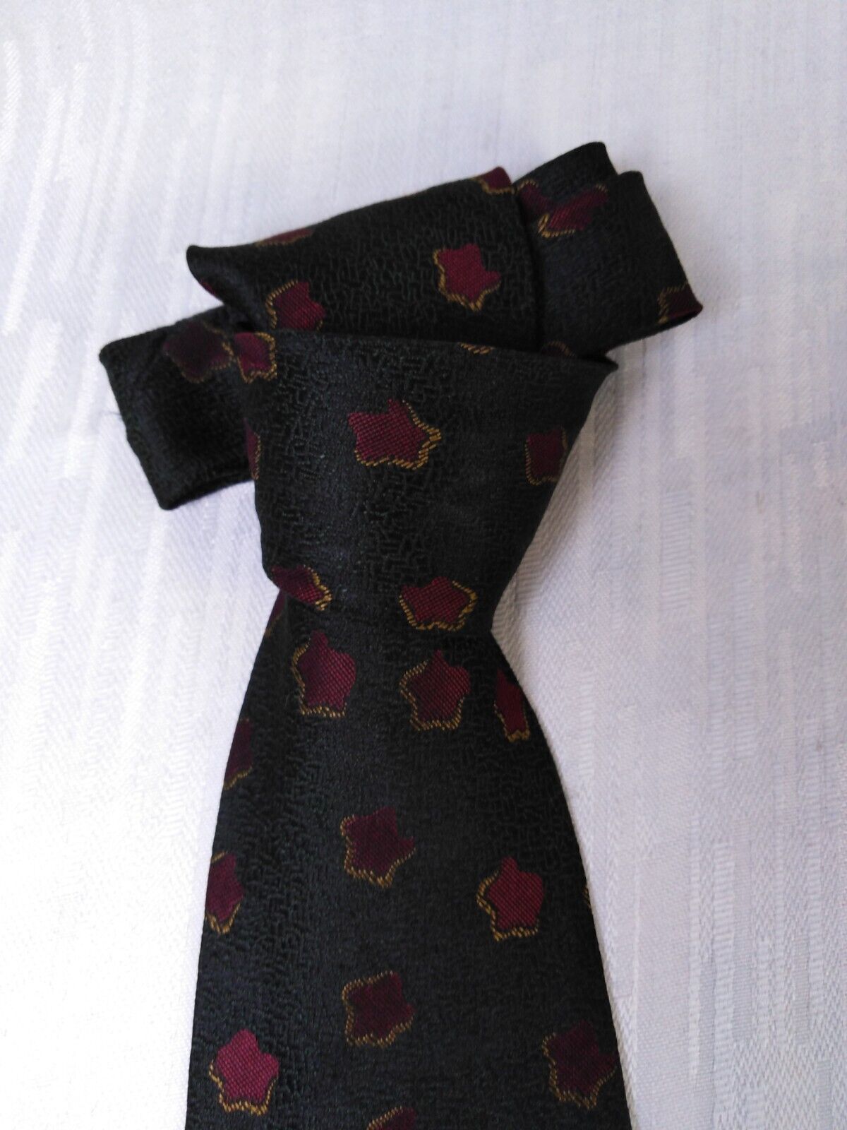 HUGO BOSS 100%  SILK TIE SETA CRAVATTA NECKTIE MADE IN ITALY