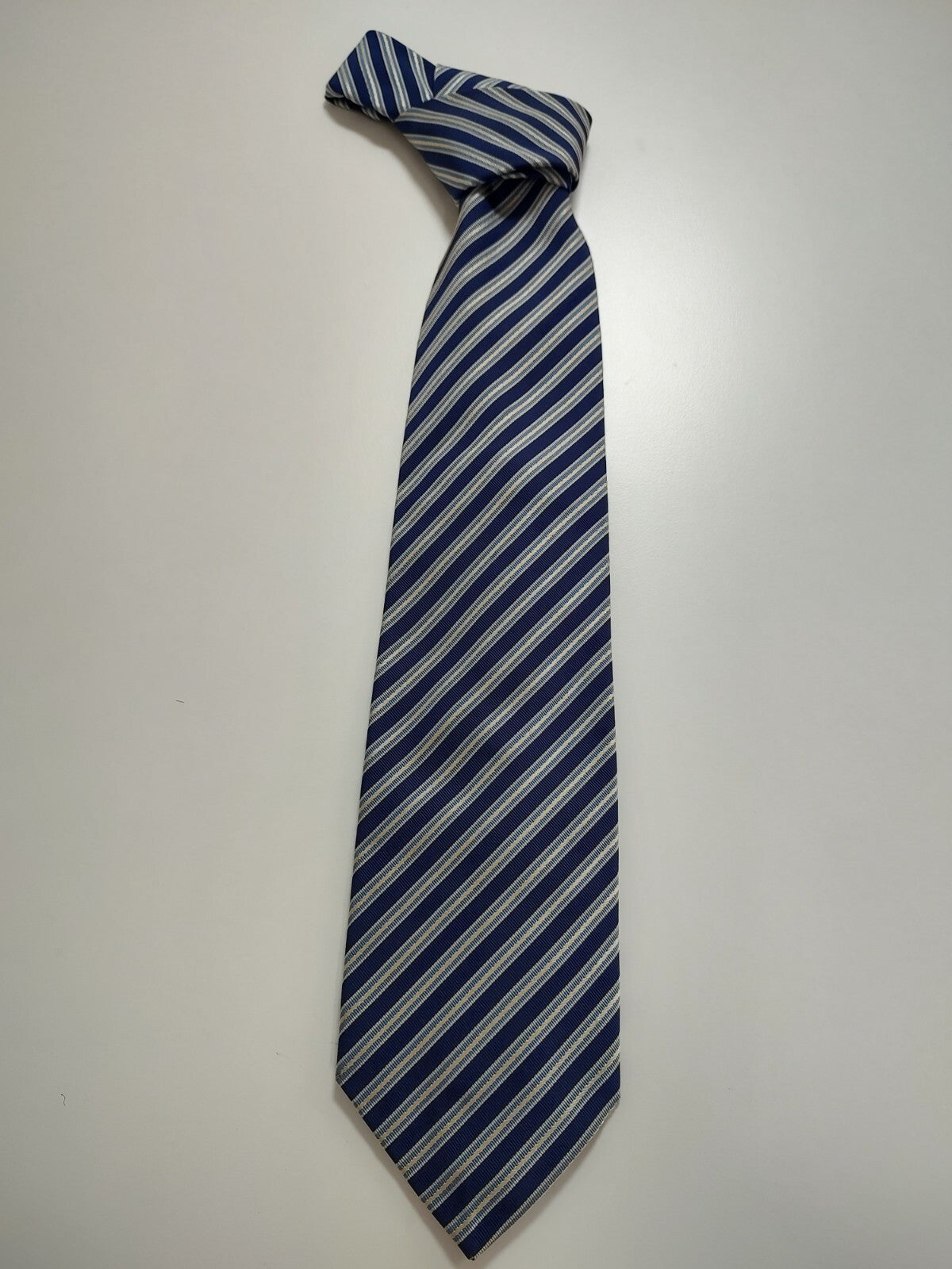 HUGO BOSS 100% SILK TIE SETA CRAVATTA NECKTIE MADE IN ITALY CLASSIC