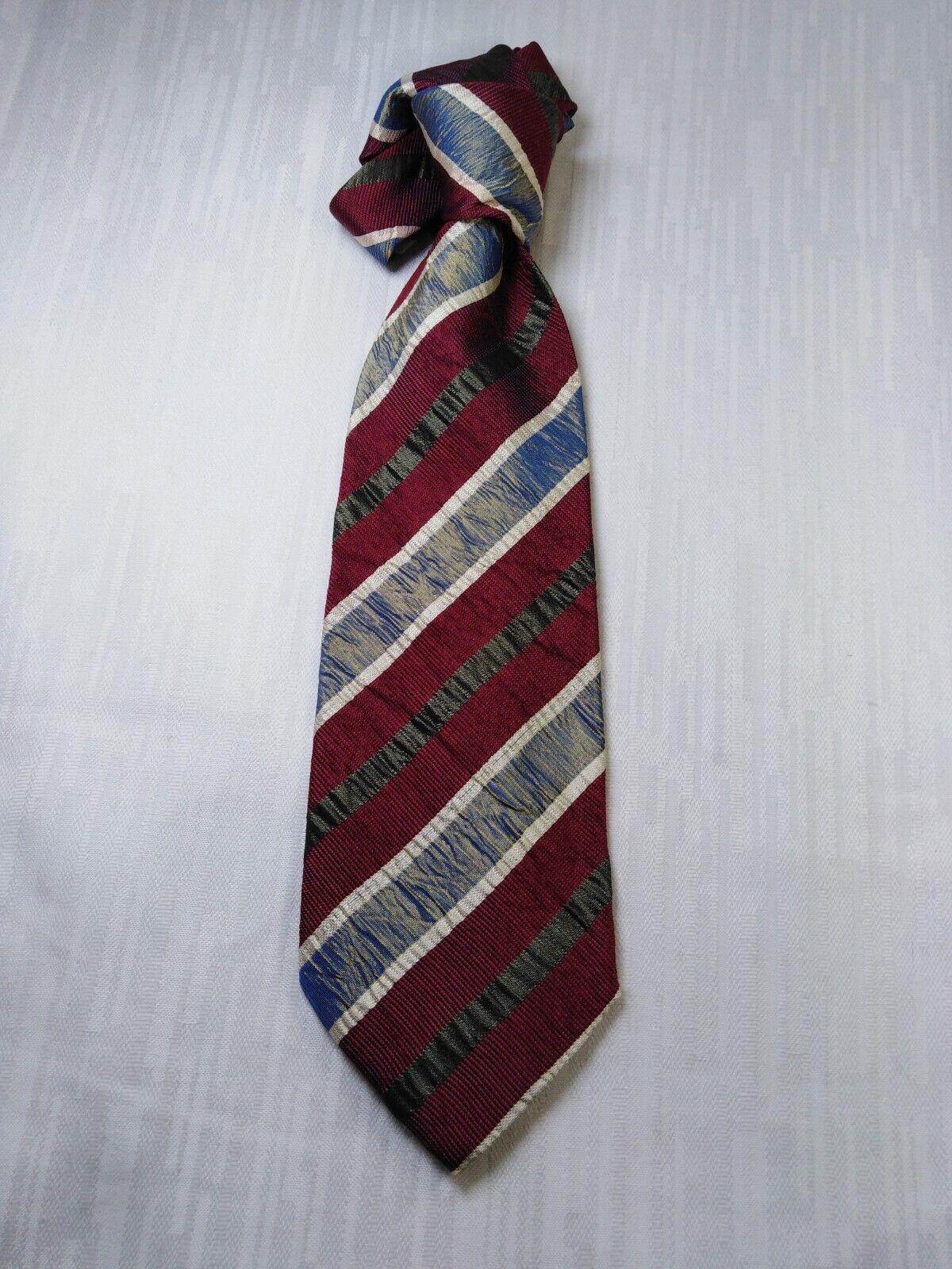 HUGO BOSS 100% SILK TIE SETA CRAVATTA NECKTIE MADE IN ITALIA CLASSIC