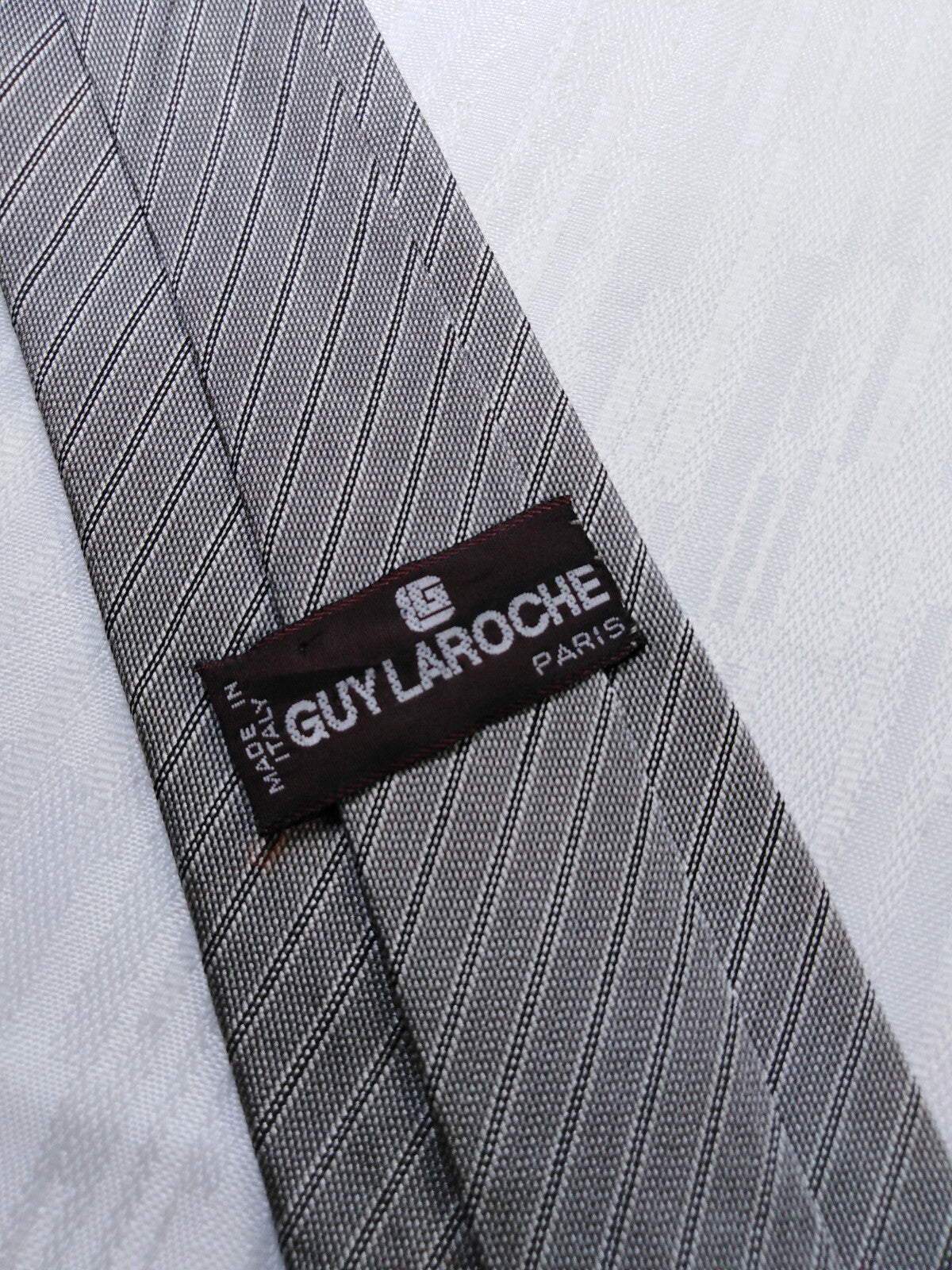 GUY LAROCHE PARIS 100% SETA SILK TIE CRAVATTA NECKTIE MADE ITALY VINTAGE CLASSIC