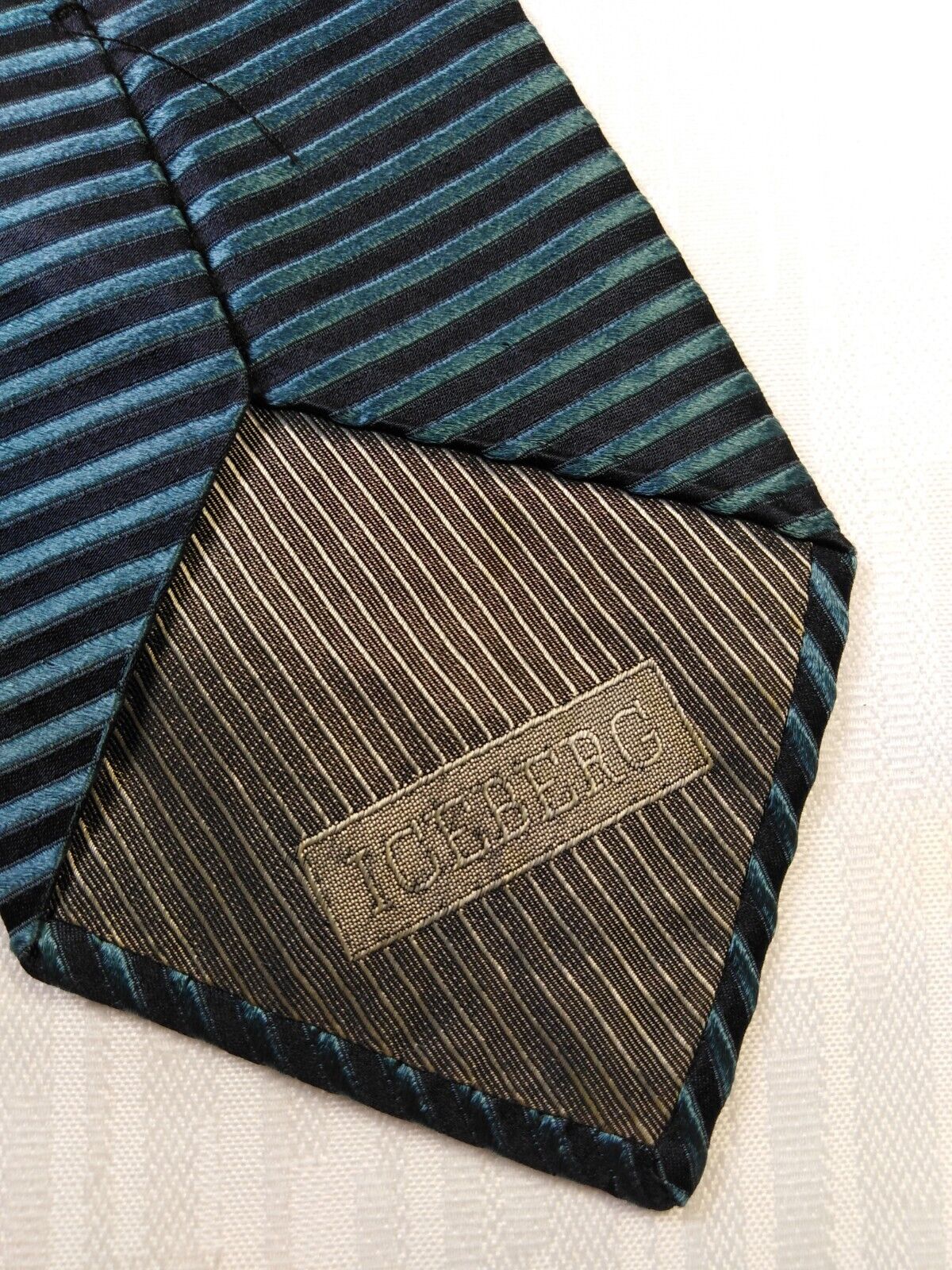 ICEBERG 100% SETA SILK  TIE CRAVATTA NECKTIE ITALY VINTAGE CLASSIC