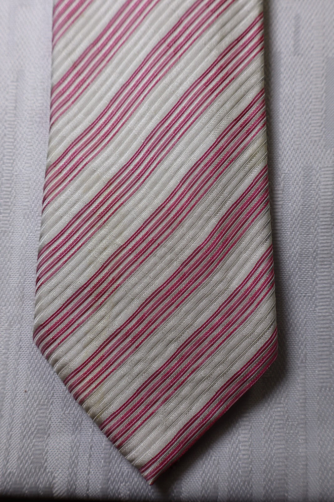 HUGO BOSS  100% SILK TIE SETA CRAVATTA NECKTIE MADE IN ITALY
