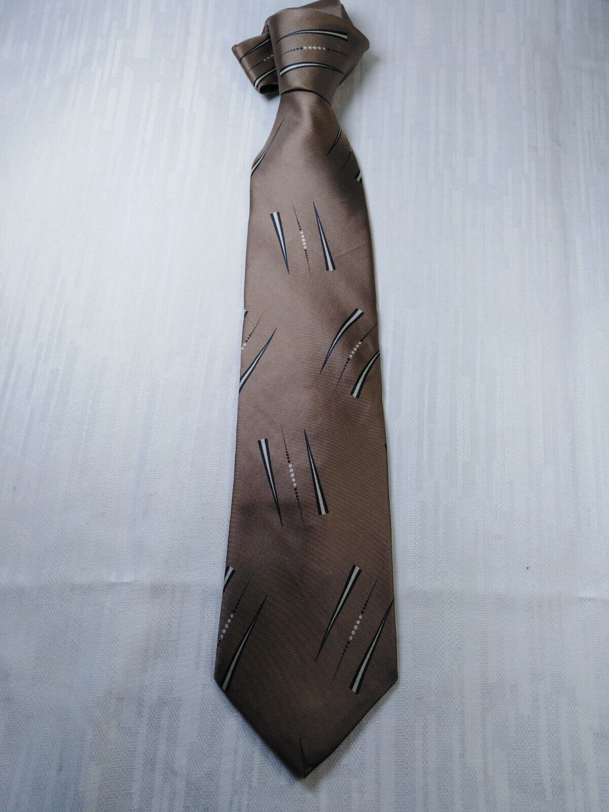 GUY LAROCHE 100% SETA SILK TIE CRAVATTA NECKTIE MADE IN USA VINTAGE CLASSIC