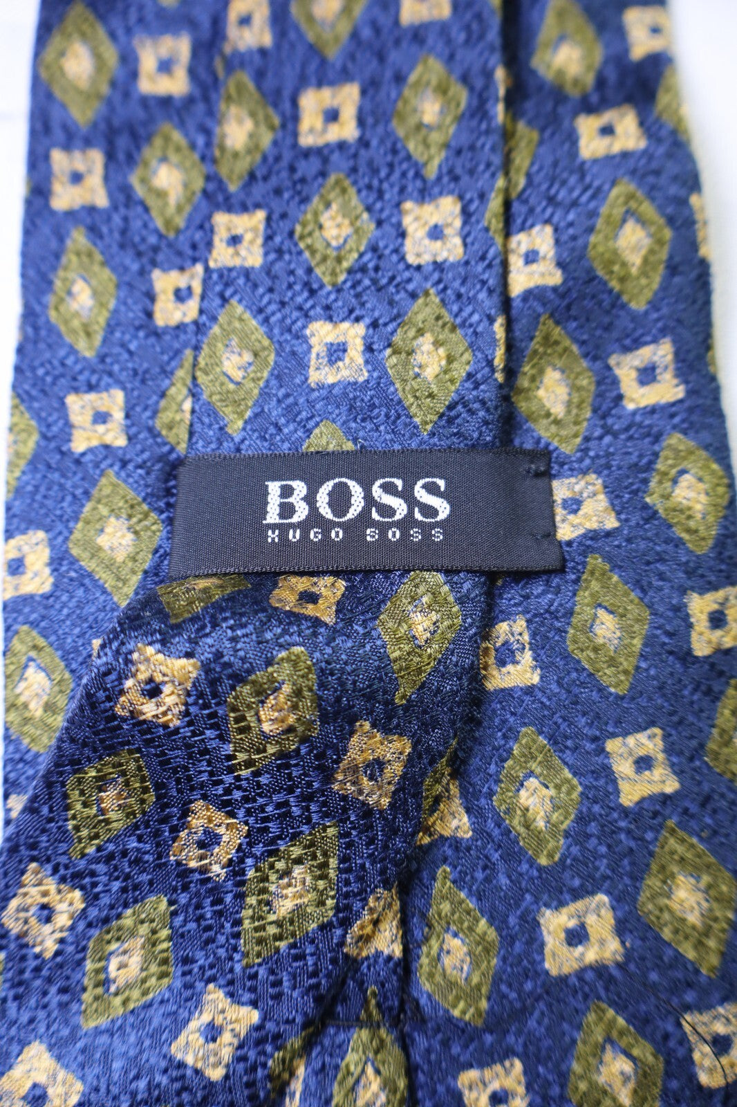 HUGO BOSS  100% SILK TIE SETA CRAVATTA NECKTIE MADE IN ITALY CLASSIC