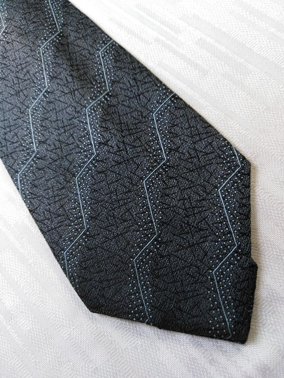 TRUSSARDI 100% SILK TIE SETA CRAVATTA NECKTIE MADE IN ITALY CLASSIC