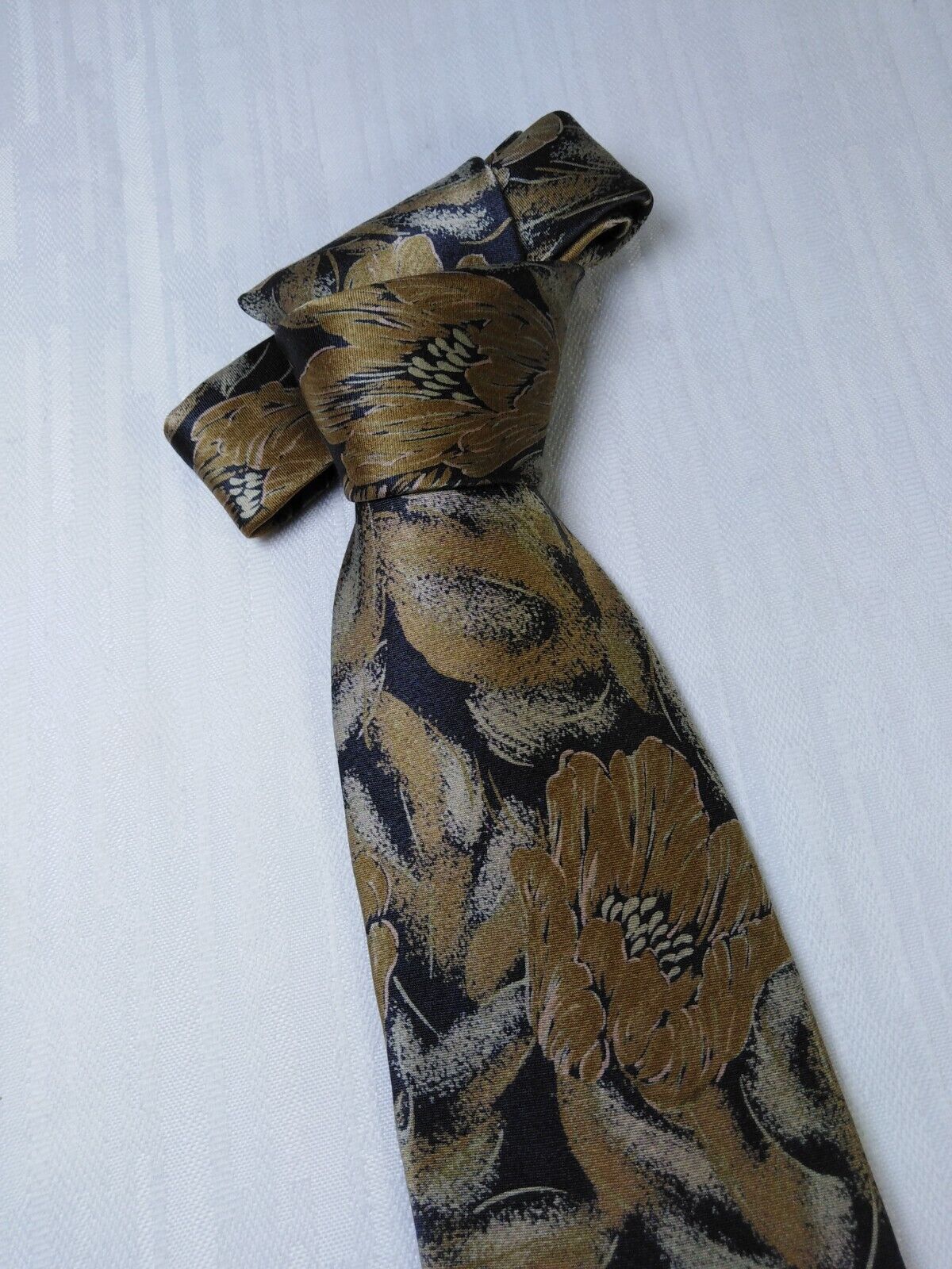 TRUSSARDI 100% SETA SILK TIE CRAVATTA NECKTIE ITALY VINTAGE CLASSIC