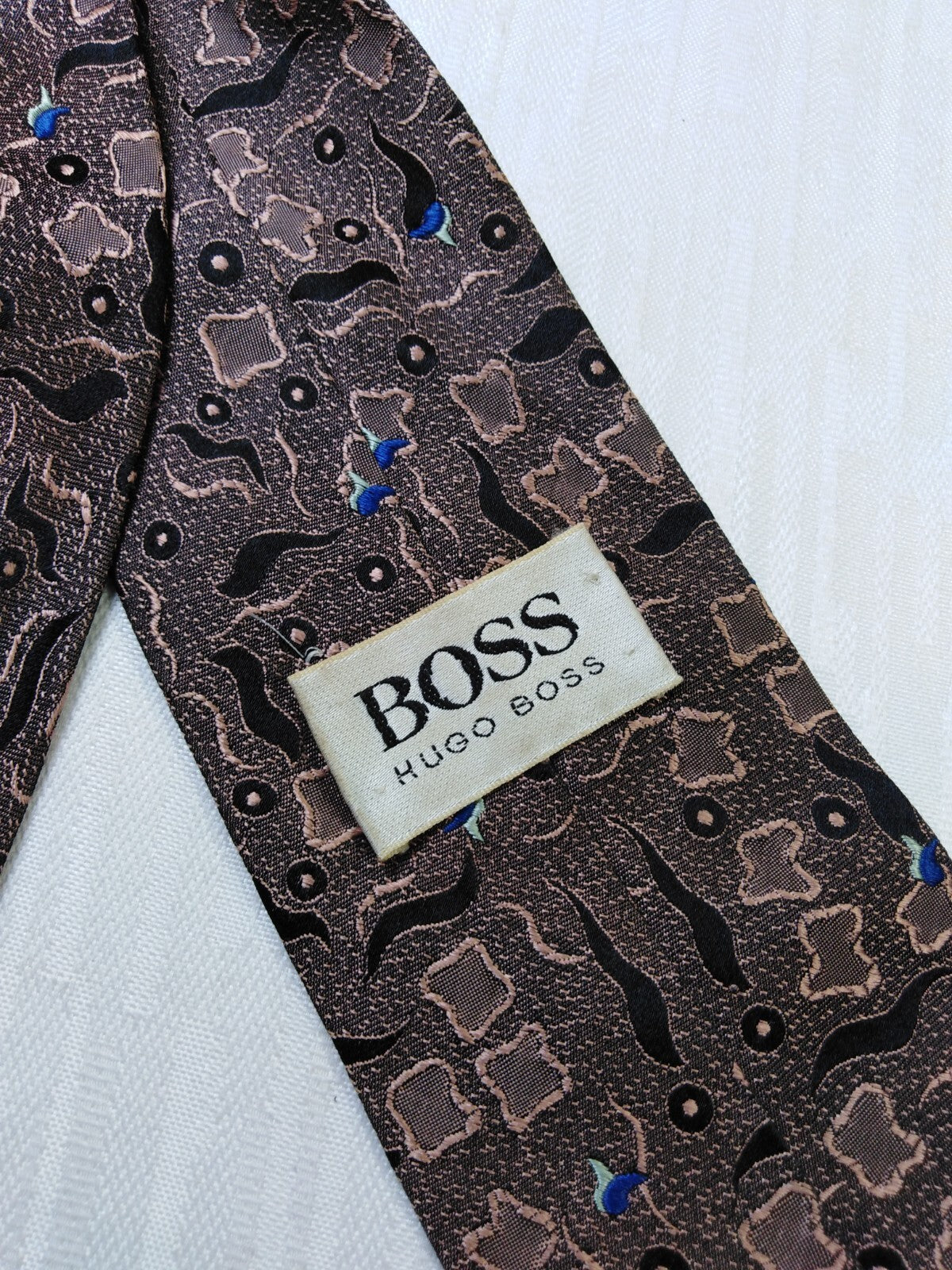 HUGO BOSS 100% SILK TIE SETA CRAVATTA NECKTIE MADE IN ITALY CLASSIC