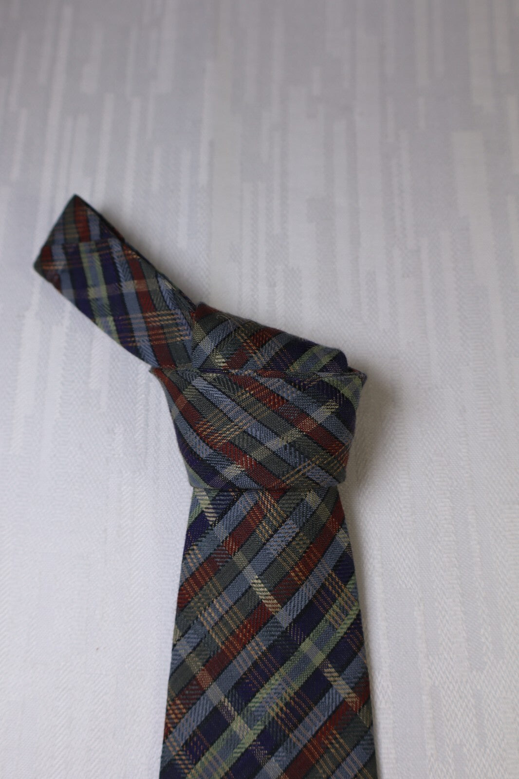 HUBERT MILANO 100%  SILK TIE SETA CRAVATTA NECKTIE MADE IN ITALY CLASSIC