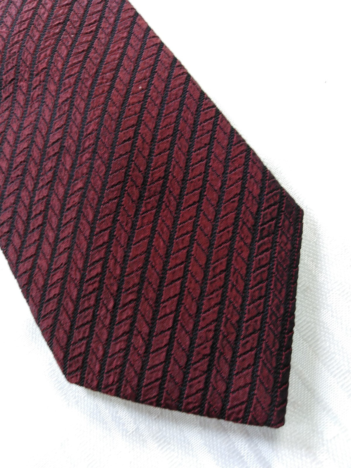 UNGARO ITALY 100% SETA SILK TIE CRAVATTA NECKTIE MADE ITALY VINTAGE CLASSIC