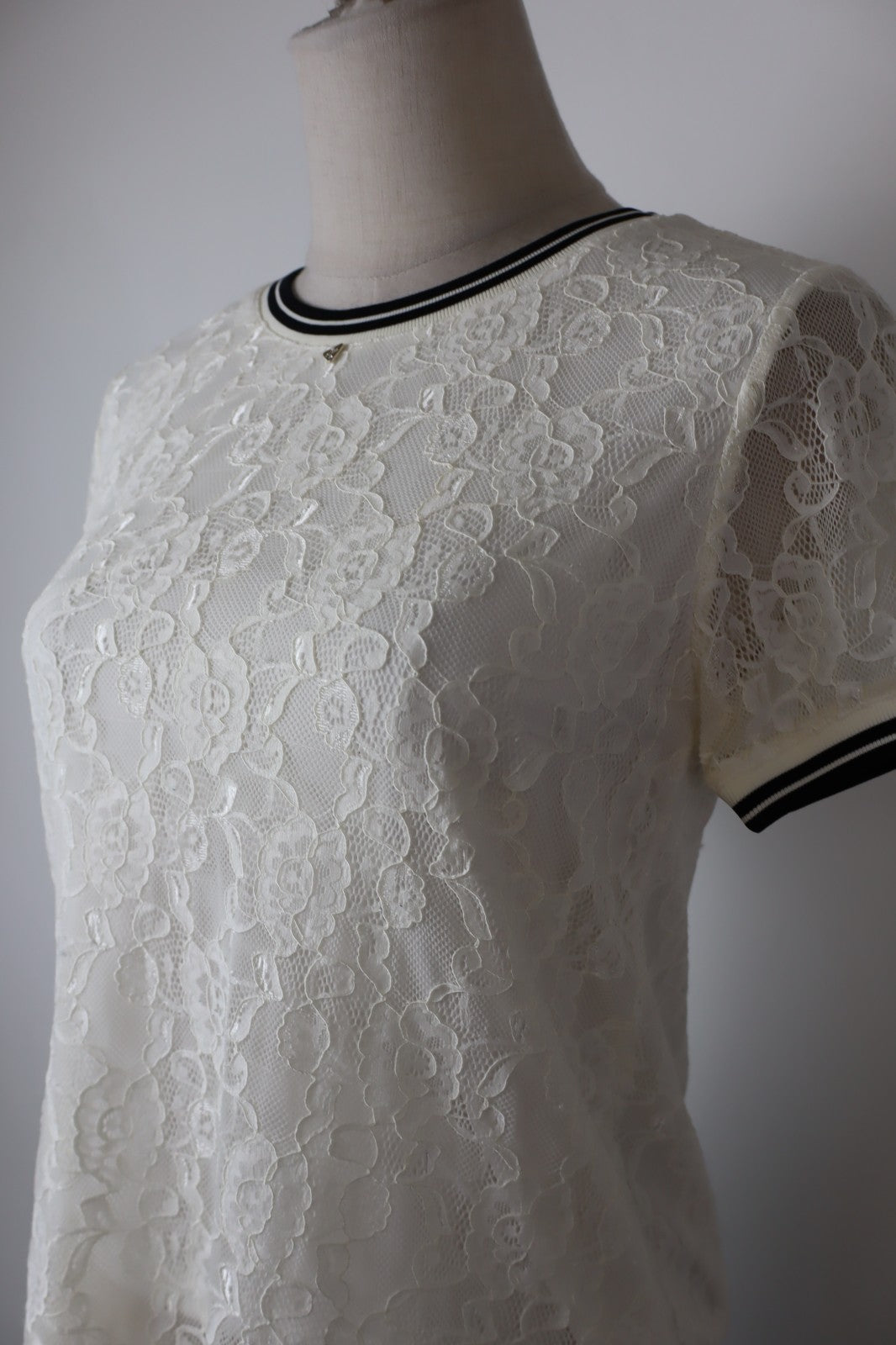 GUESS MAGLIA DONNA TG. S WOMAN CASUAL VINTAGE T-SHIRT TOP IN PIZZO
