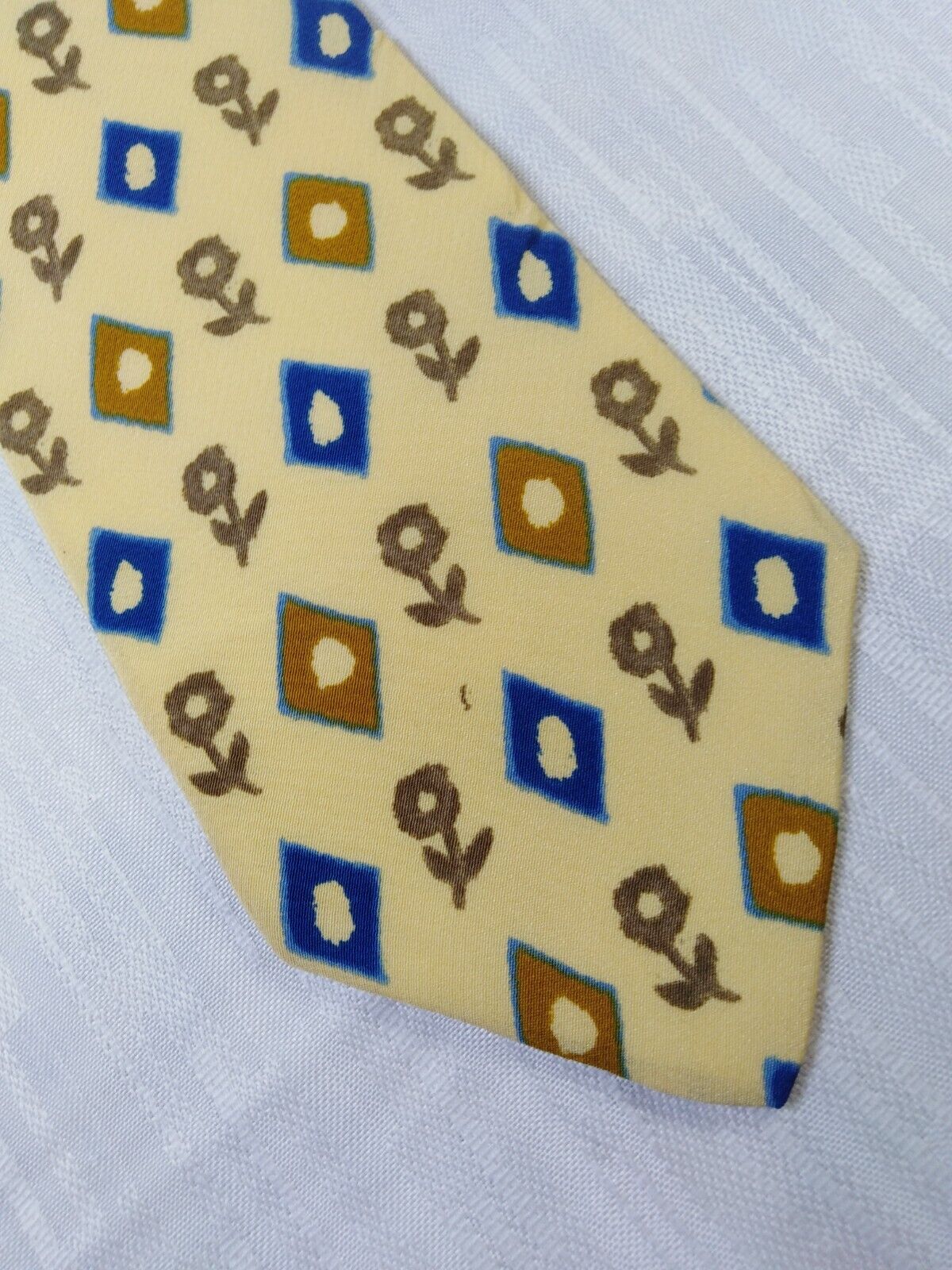 HUGO BOSS  100% SILK TIE SETA CRAVATTA NECKTIE MADE IN ITALY