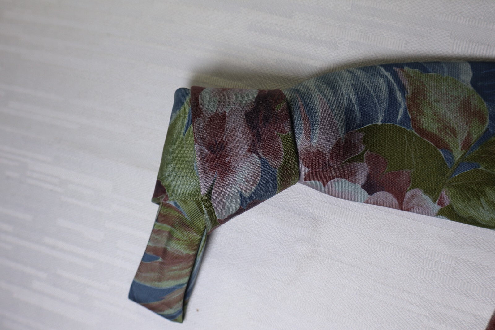 GUY LAROCHE 100% SILK TIE SETA CRAVATTA NECKTIE MADE IN ITALY CLASSIC