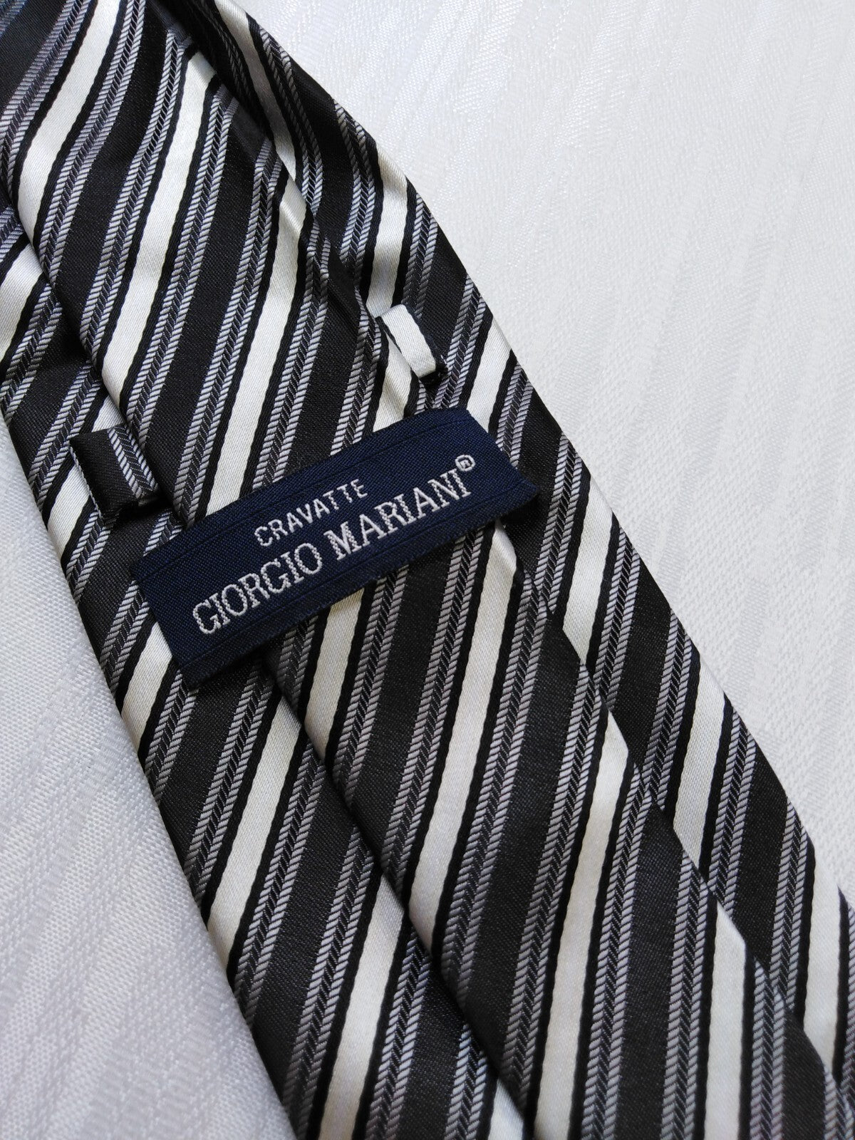 GIORGIO MARIANI 100% SETA SILK TIE CRAVATTA NECKTIE ITALY VINTAGE SELF TIPPED