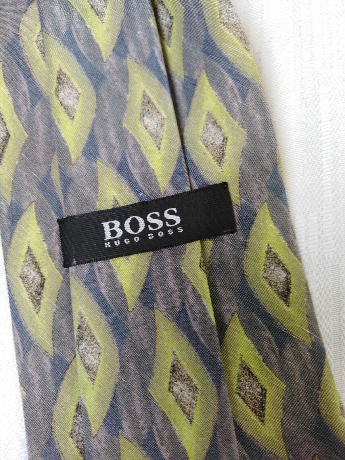 HUGO BOSS 100%  SILK TIE SETA CRAVATTA NECKTIE MADE IN ITALY