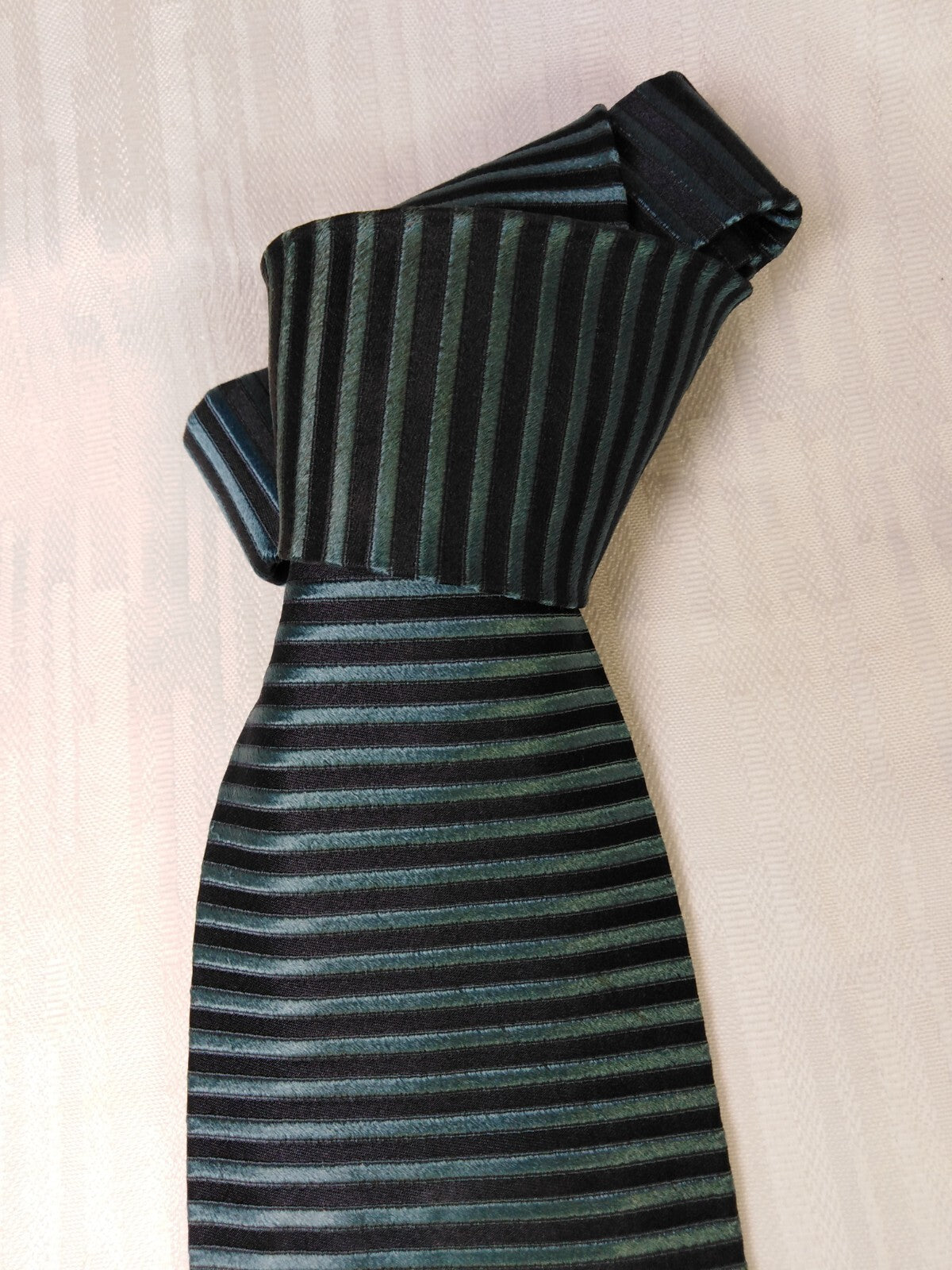 ICEBERG 100% SETA SILK  TIE CRAVATTA NECKTIE ITALY VINTAGE CLASSIC
