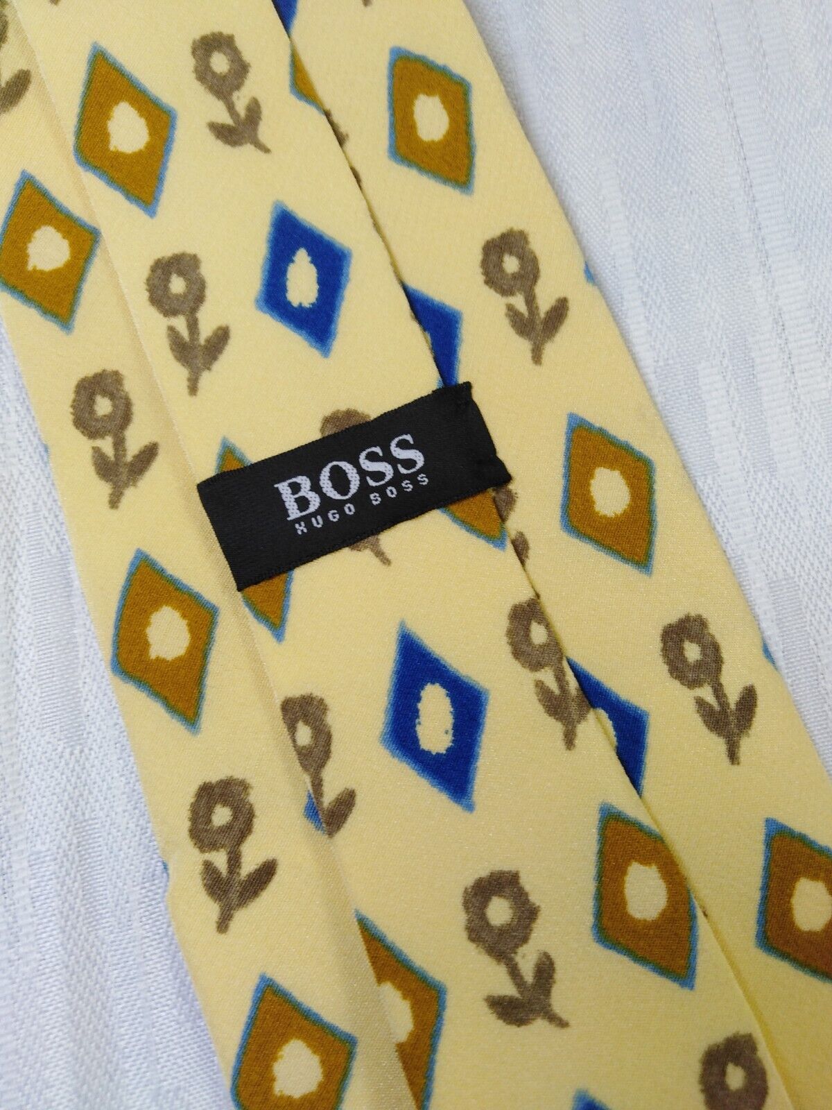 HUGO BOSS  100% SILK TIE SETA CRAVATTA NECKTIE MADE IN ITALY