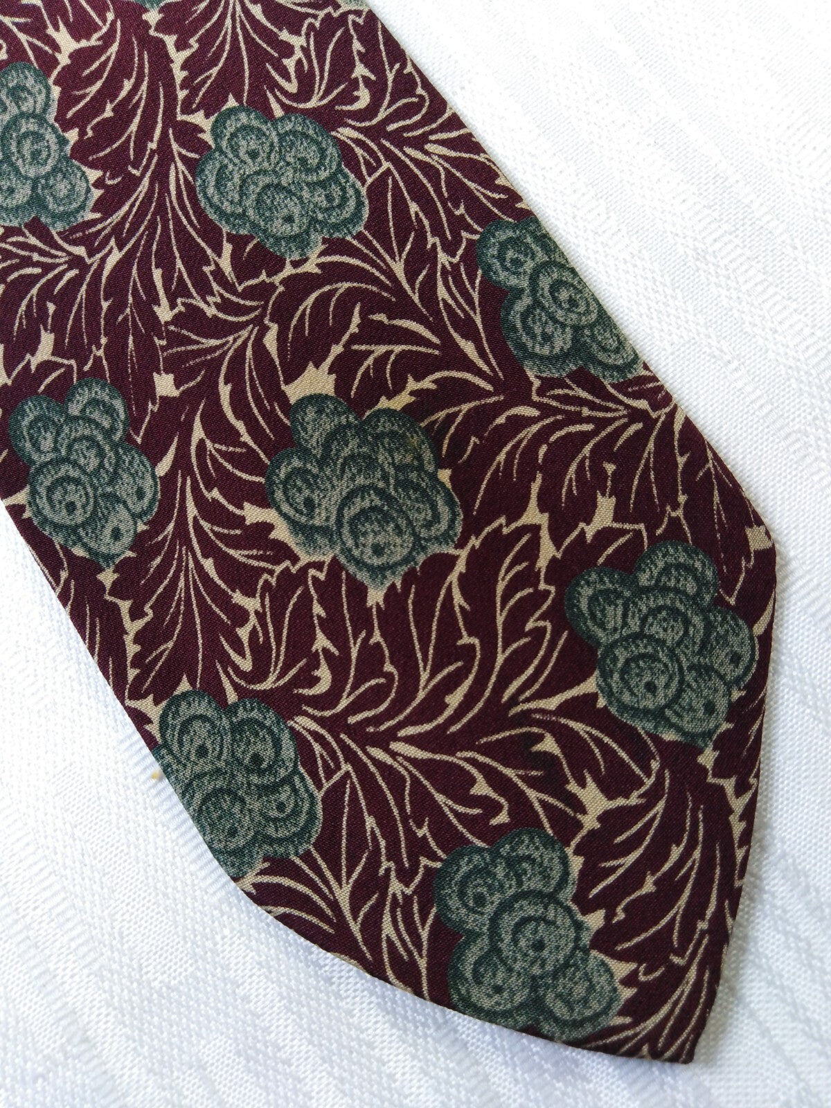 HUGO BOSS 100% SILK TIE SETA CRAVATTA NECKTIE ITALY VINTAGE CLASSIC